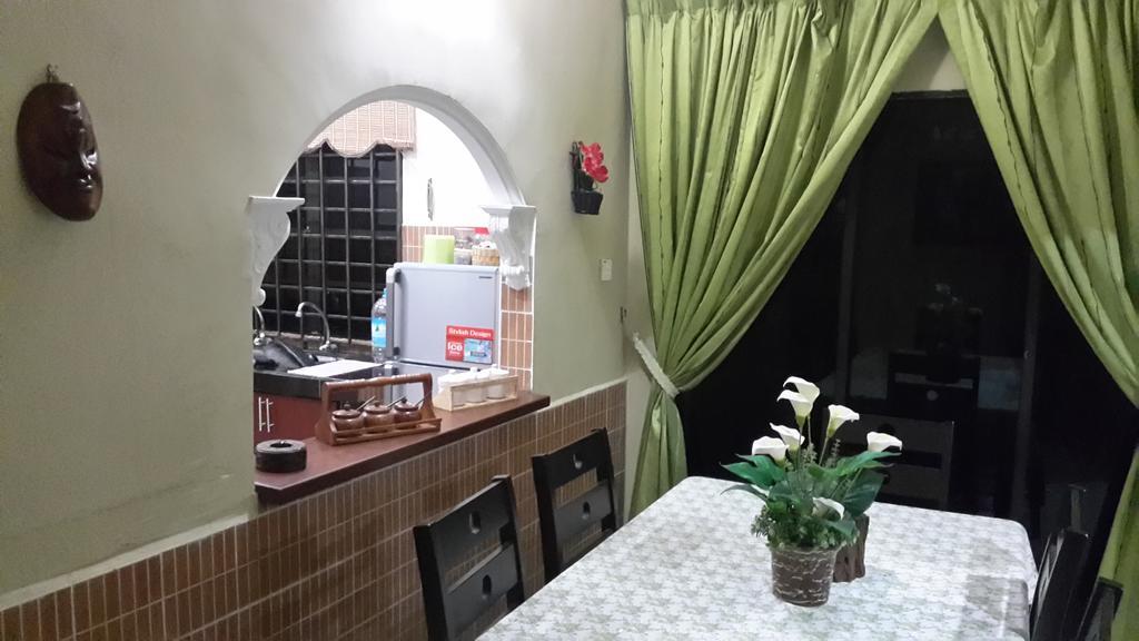 Roemahkoe Holidayhome Malacca Exterior foto