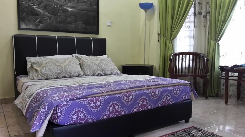 Roemahkoe Holidayhome Malacca Exterior foto